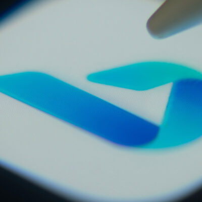 GEO/SEO 早报 2026-03-01：Bing 将 GEO 纳入站长指南并扩展 AI 滥用定义